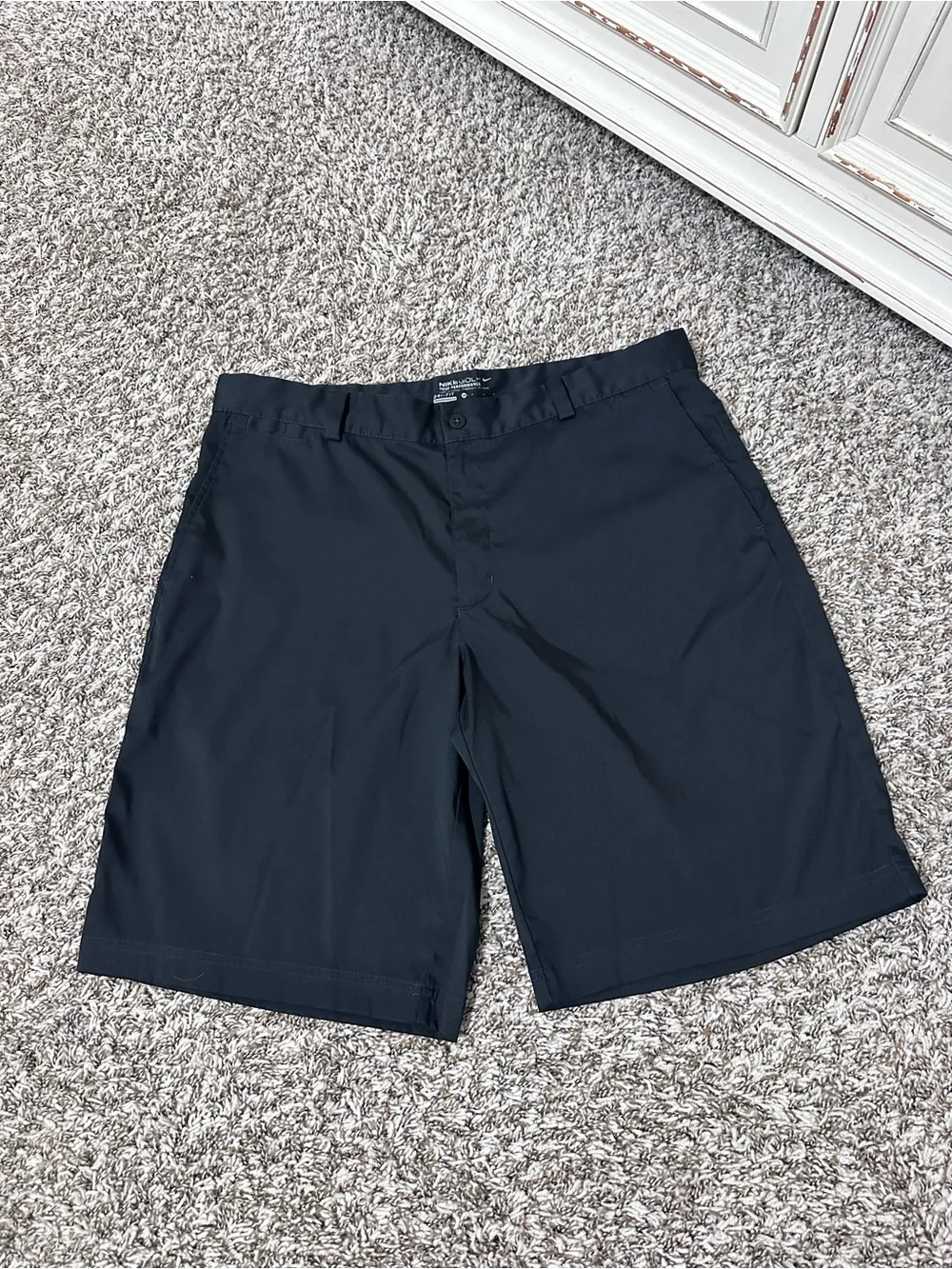 Nike men’s Black Flat Front Golf Shorts size 36